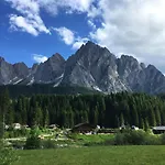 Eirl Dolomites Retreat Bed and breakfast 4*