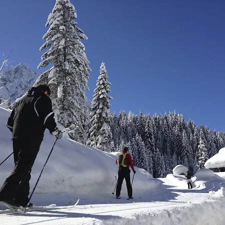 Eirl Dolomites Retreat Bed & Breakfast 3*