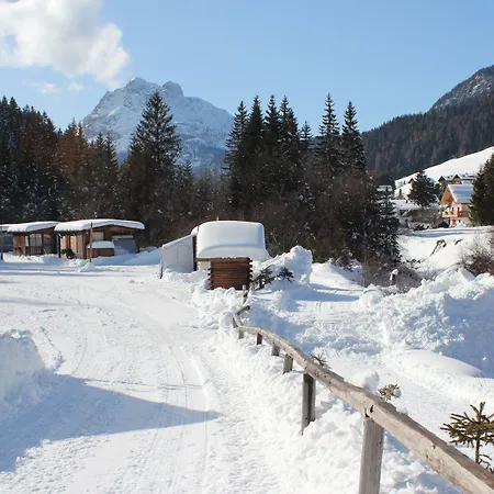 Panzió Eirl Dolomites Retreat