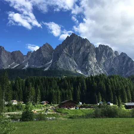 Eirl Dolomites Retreat Bed & Breakfast 4*